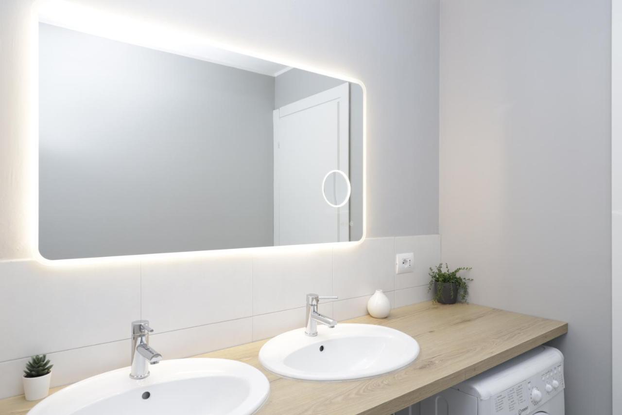 Hemeras Boutique Homes - 2 Luxury Apartments In The City Center มิลาน ภายนอก รูปภาพ